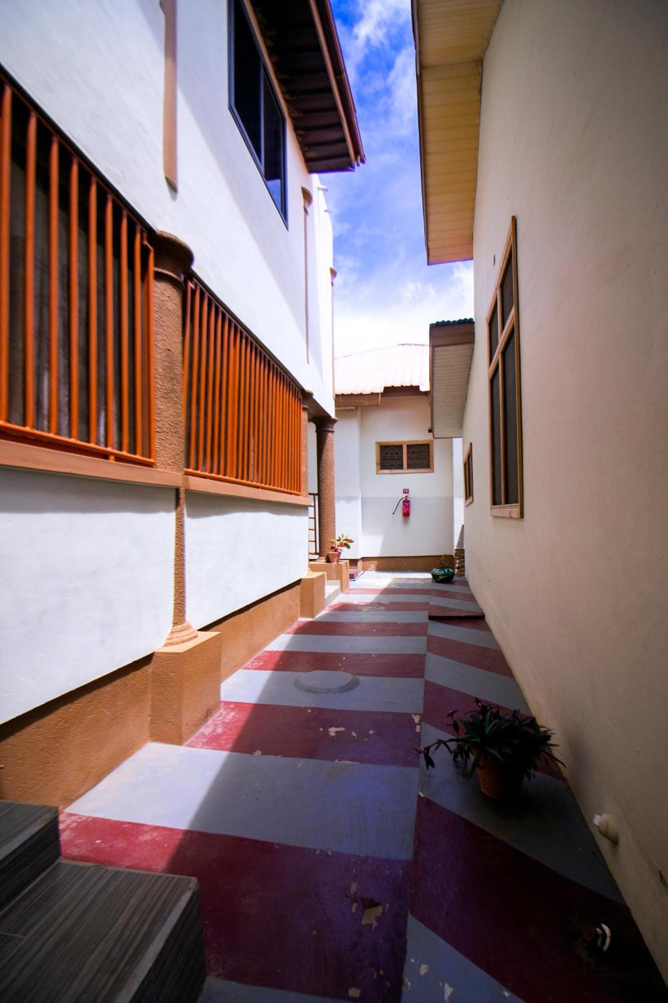 Indigo Cottage And Apartment Kumasi Exterior foto